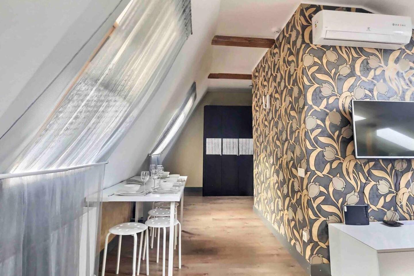 Luxurious Old Apartamento Riga